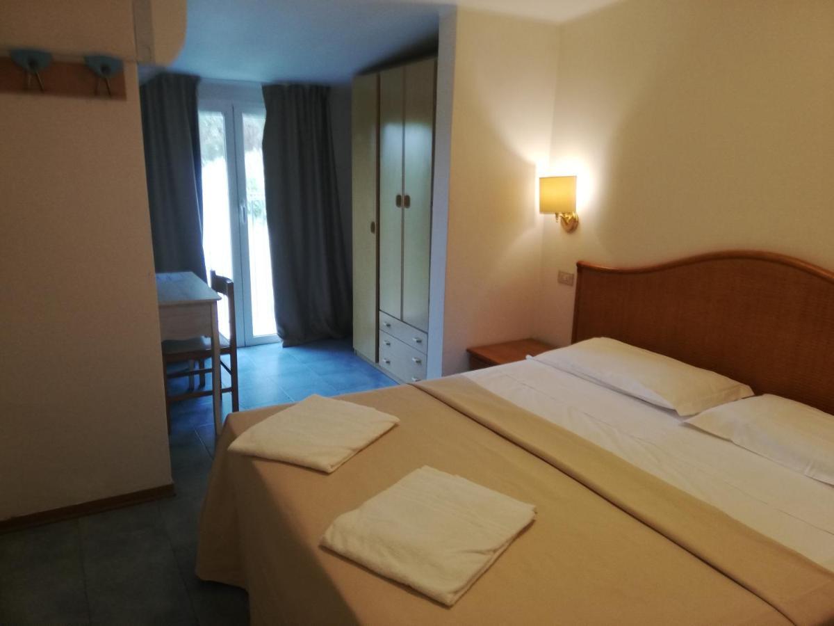 Hotel Falco Riccione Bagian luar foto