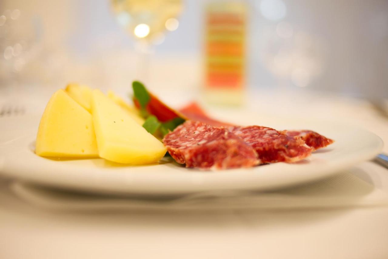 Hotel Falco Riccione Bagian luar foto