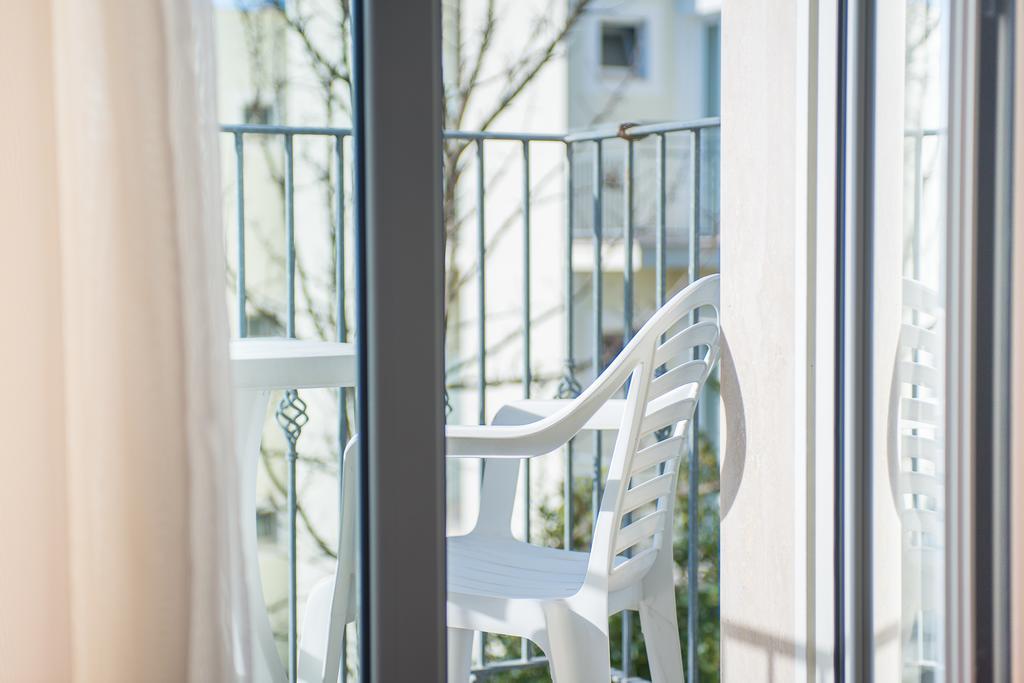 Hotel Falco Riccione Bagian luar foto